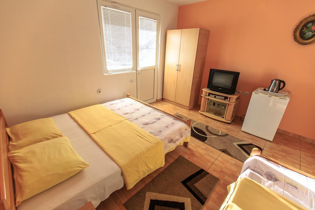 Apartments Vitic Sutomore Quarto foto
